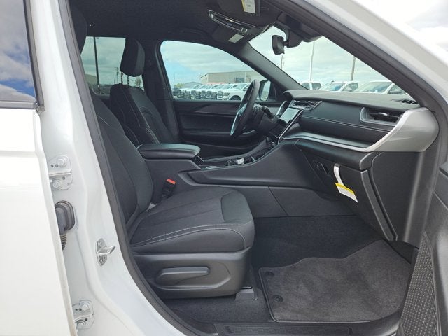 2024 Jeep Grand Cherokee Laredo A