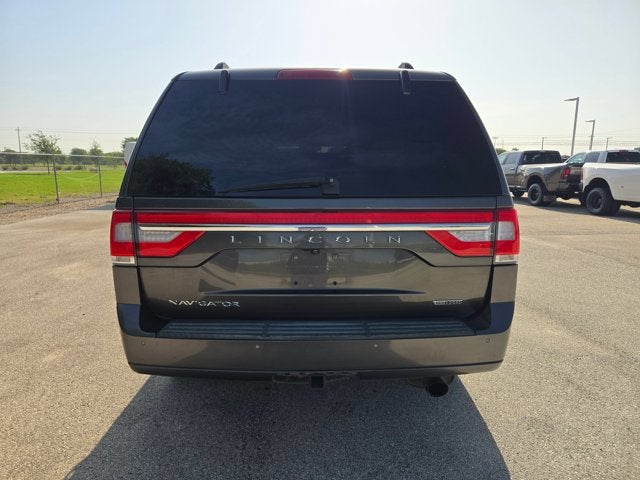 2016 Lincoln Navigator Select