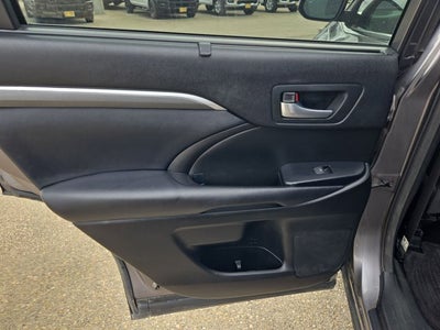 2018 Toyota Highlander SE