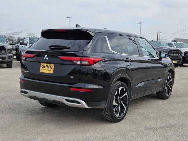 2024 Mitsubishi Outlander SE