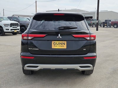 2024 Mitsubishi Outlander SE