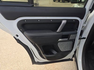 2024 Land Rover Defender X-Dynamic SE