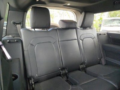 2024 Land Rover Defender X-Dynamic SE