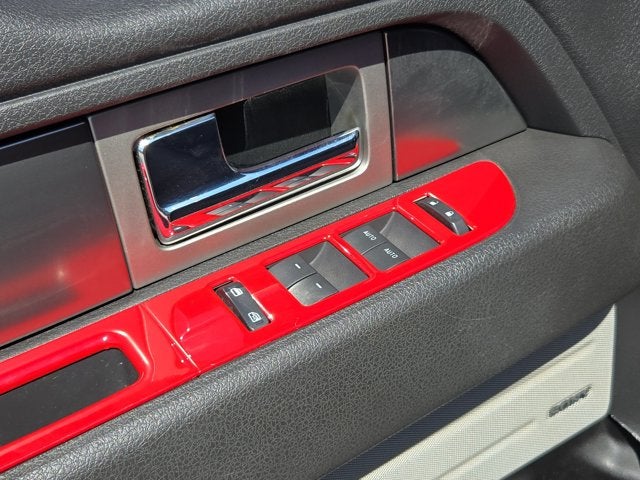 2014 Ford F-150 4WD SuperCrew 145" SVT Raptor