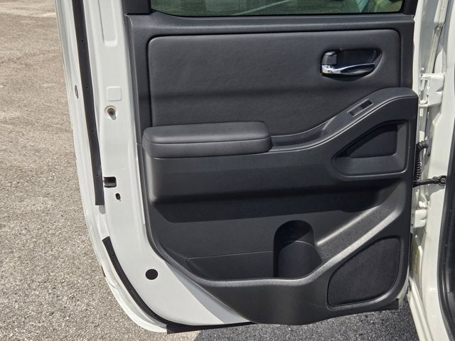 2022 Nissan Frontier Crew Cab 4x2 SV Auto