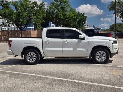 2022 Nissan Frontier Crew Cab 4x2 SV Auto