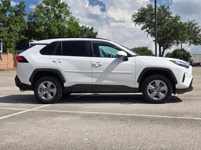 2022 Toyota RAV4 XLE FWD