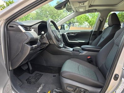 2025 Toyota RAV4 XLE FWD
