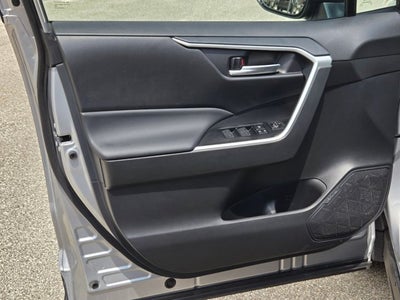 2025 Toyota RAV4 XLE FWD