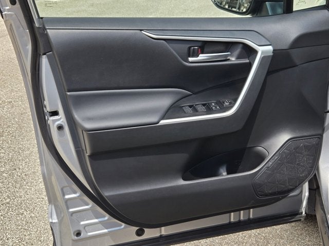 2025 Toyota RAV4 XLE FWD