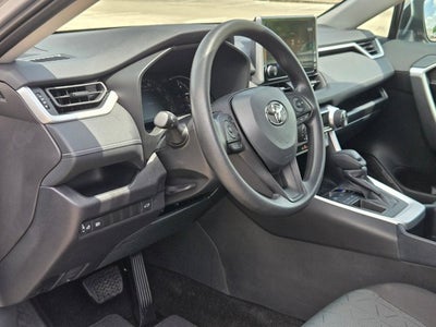 2025 Toyota RAV4 XLE FWD