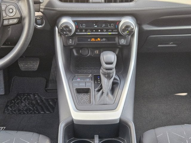 2025 Toyota RAV4 XLE FWD