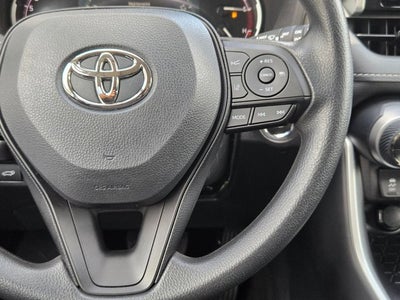 2025 Toyota RAV4 XLE FWD