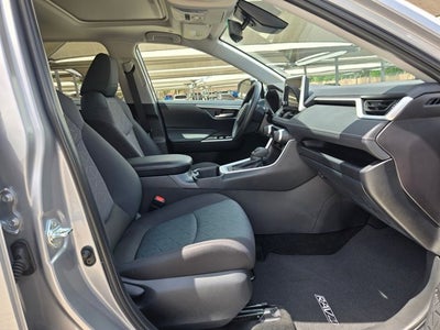 2025 Toyota RAV4 XLE FWD