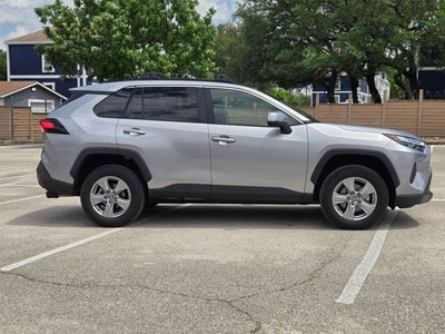 2025 Toyota RAV4 XLE FWD