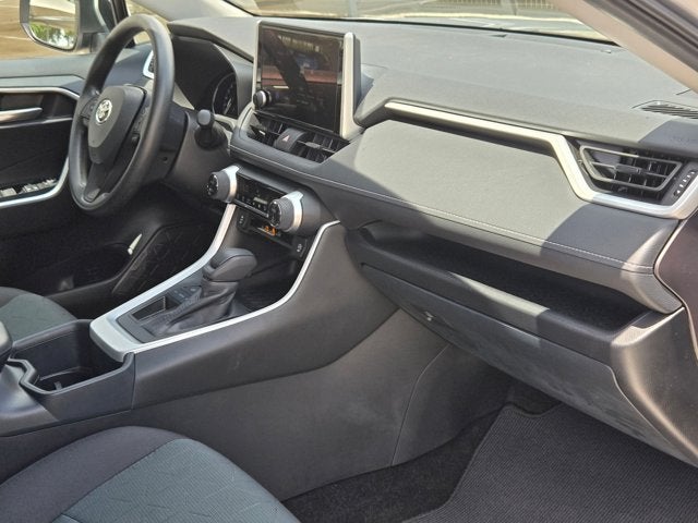 2025 Toyota RAV4 XLE FWD