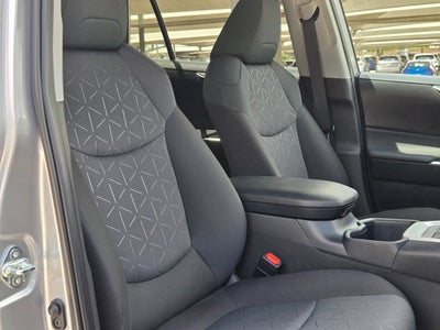 2025 Toyota RAV4 XLE FWD