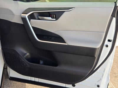 2023 Toyota RAV4 XLE FWD