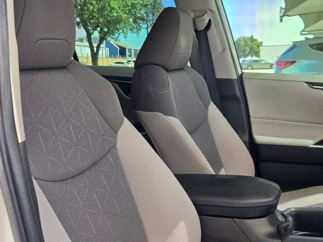 2023 Toyota RAV4 XLE FWD