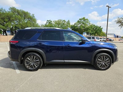 2022 Nissan Pathfinder SL