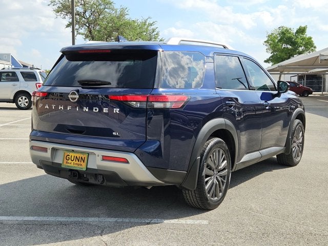 2022 Nissan Pathfinder SL