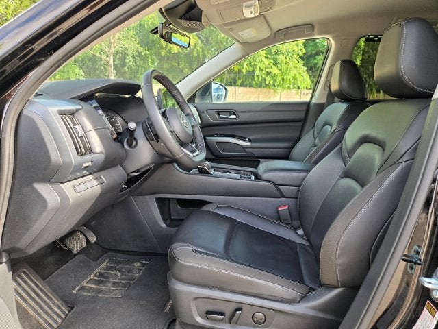 2025 Nissan Pathfinder SL 4WD