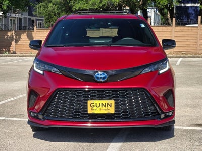 2025 Toyota Sienna XSE FWD 7-Passenger