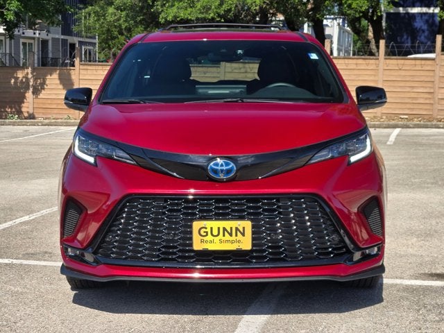 2025 Toyota Sienna XSE FWD 7-Passenger