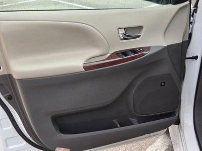 2013 Toyota Sienna XLE