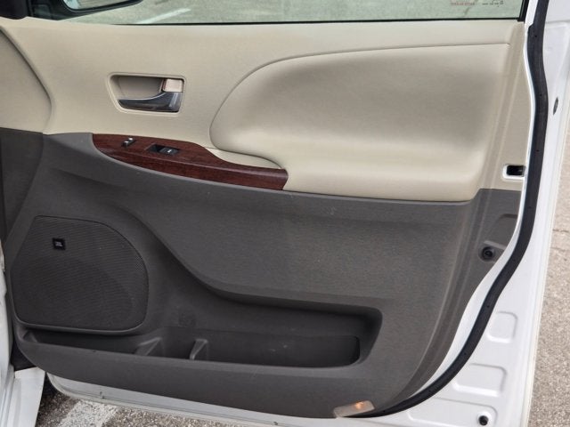 2013 Toyota Sienna XLE