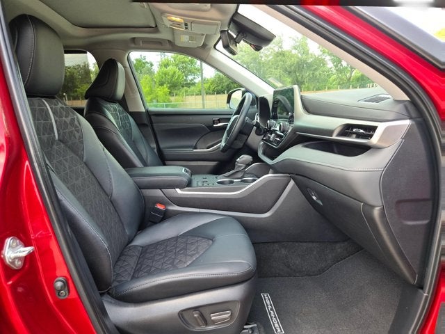 2024 Toyota Highlander Base