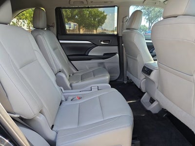 2017 Toyota Highlander XLE V6 FWD