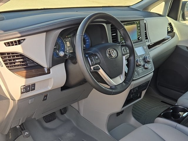 2020 Toyota Sienna Base