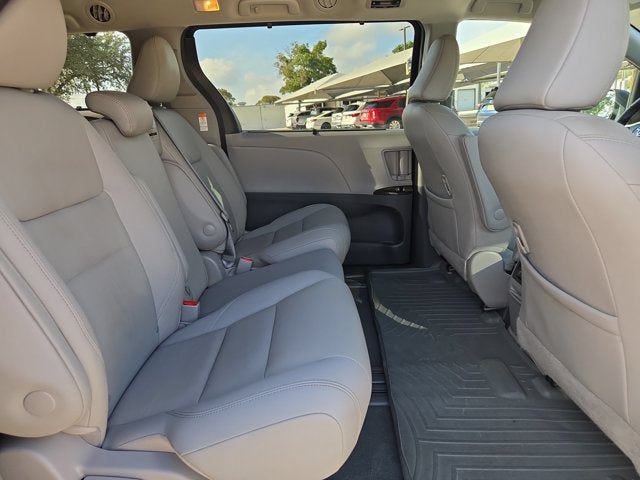 2020 Toyota Sienna Base