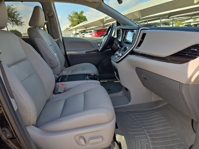 2020 Toyota Sienna Base