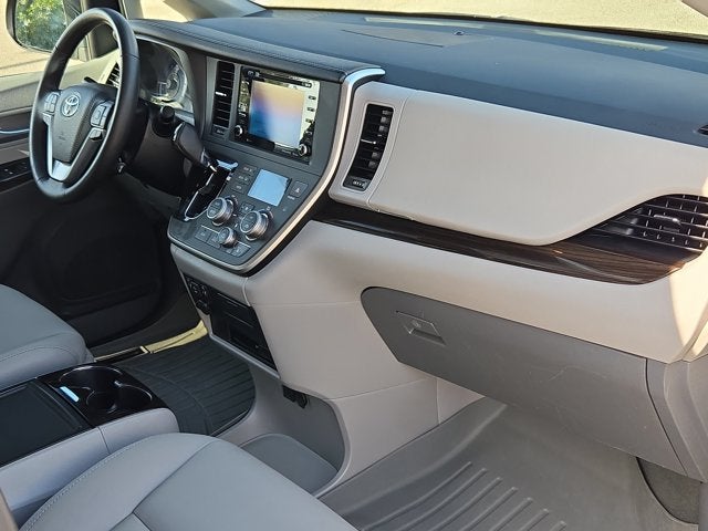 2020 Toyota Sienna Base