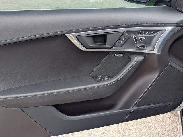 2019 Jaguar F-TYPE P300