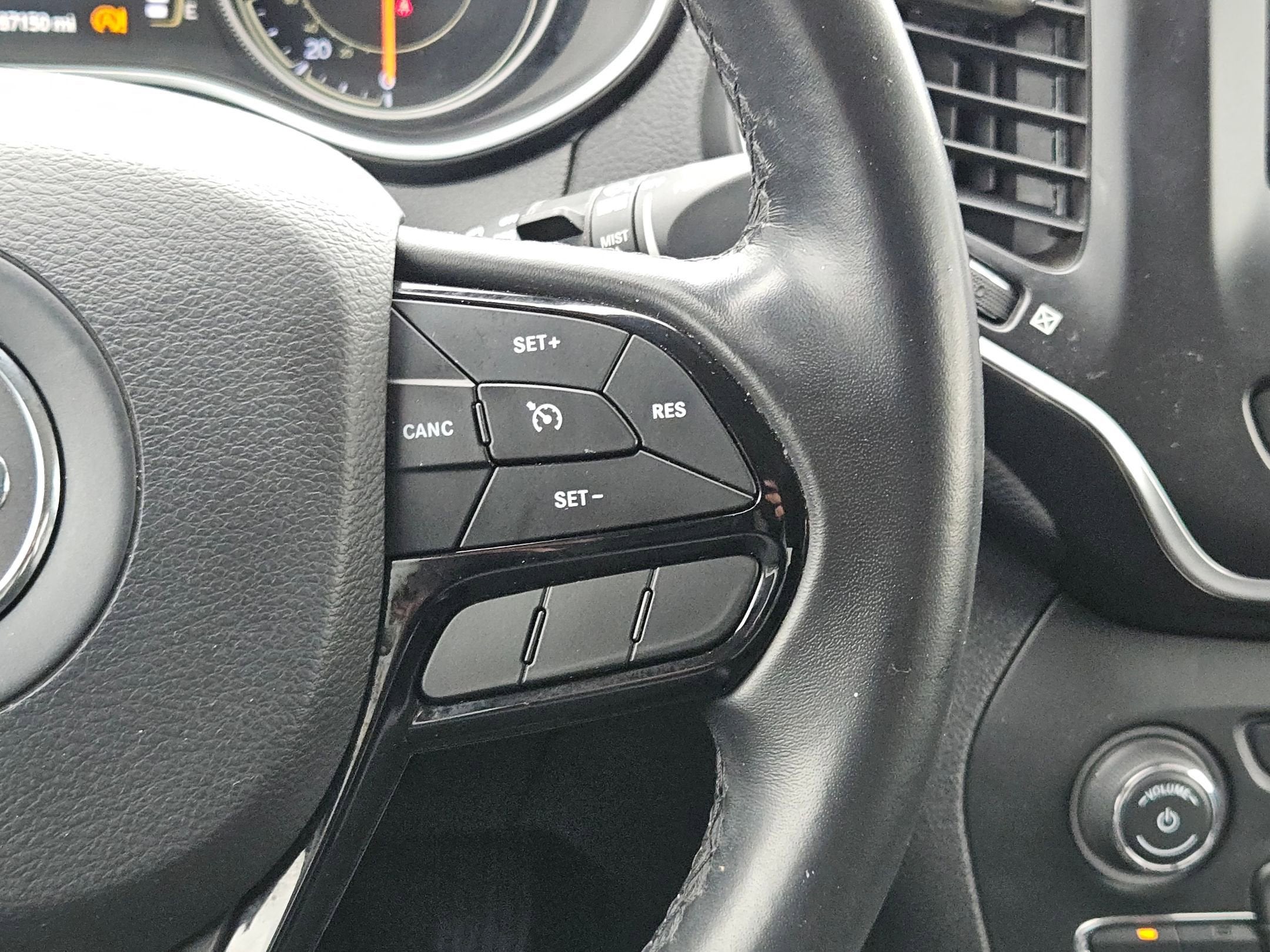 2020 Jeep CHEROKEE ALTITUDE