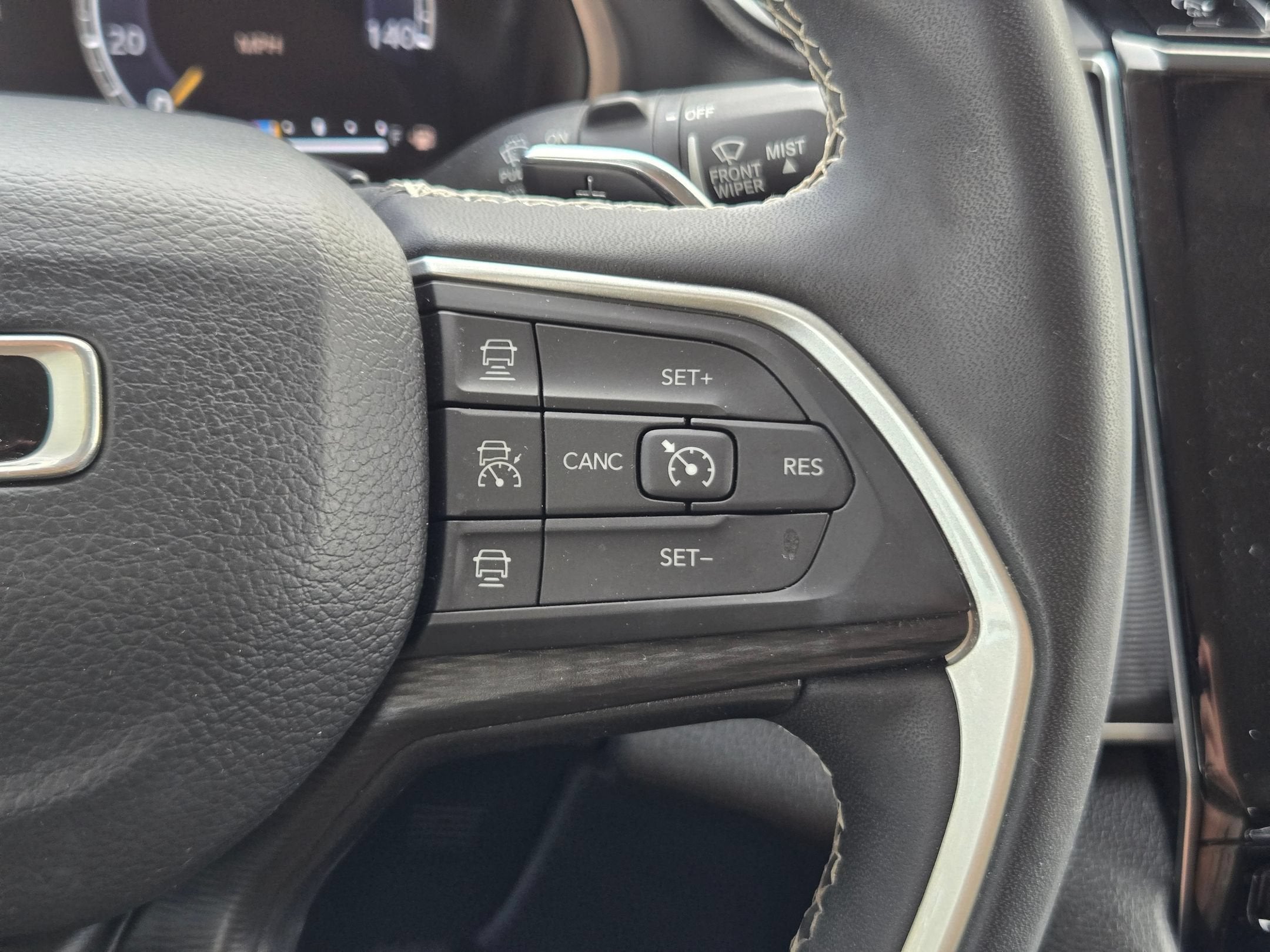 2023 Jeep GRAND CHEROKEE L 4WD