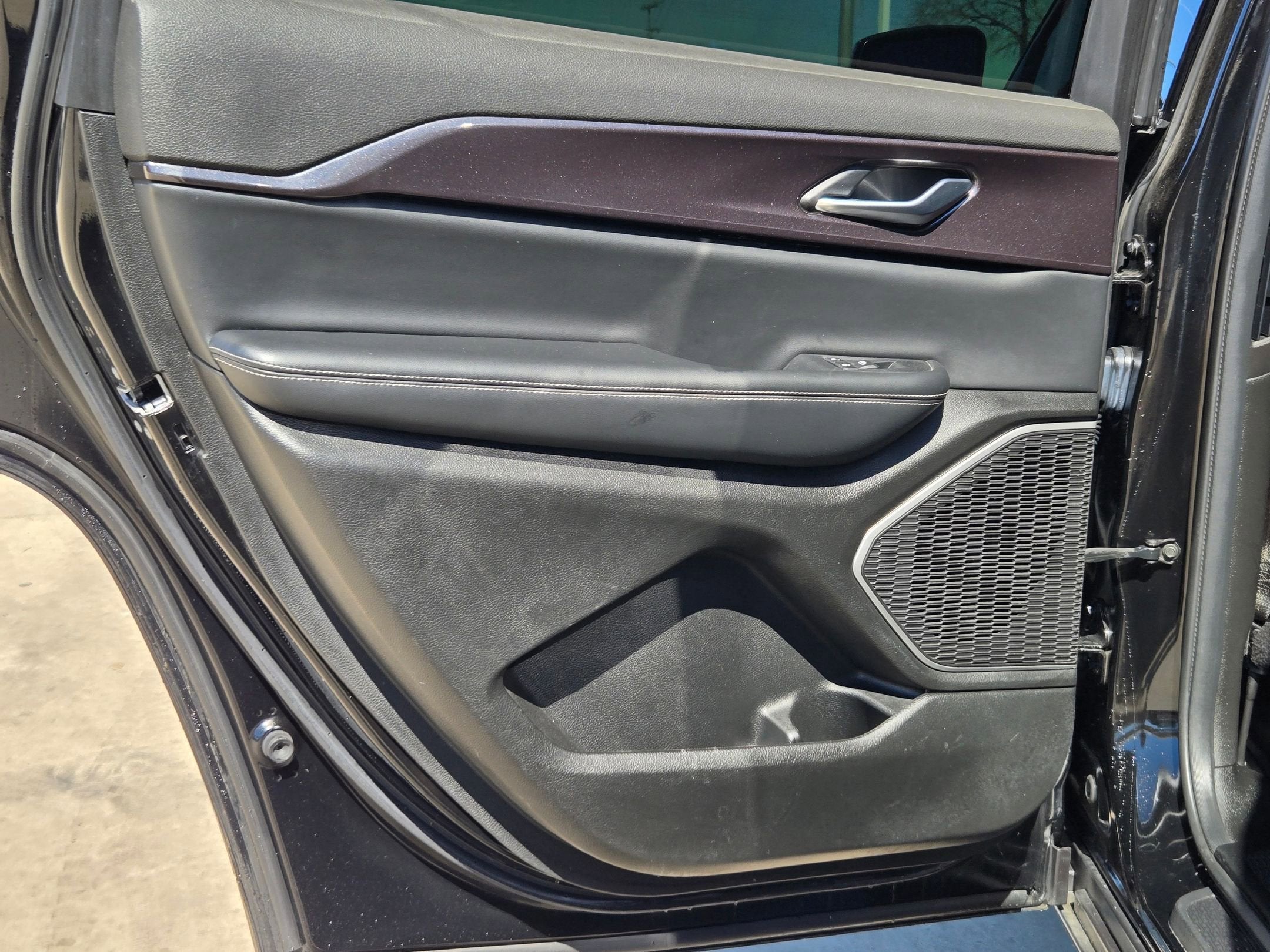 2022 Jeep GRAND CHEROKEE L LAREDO