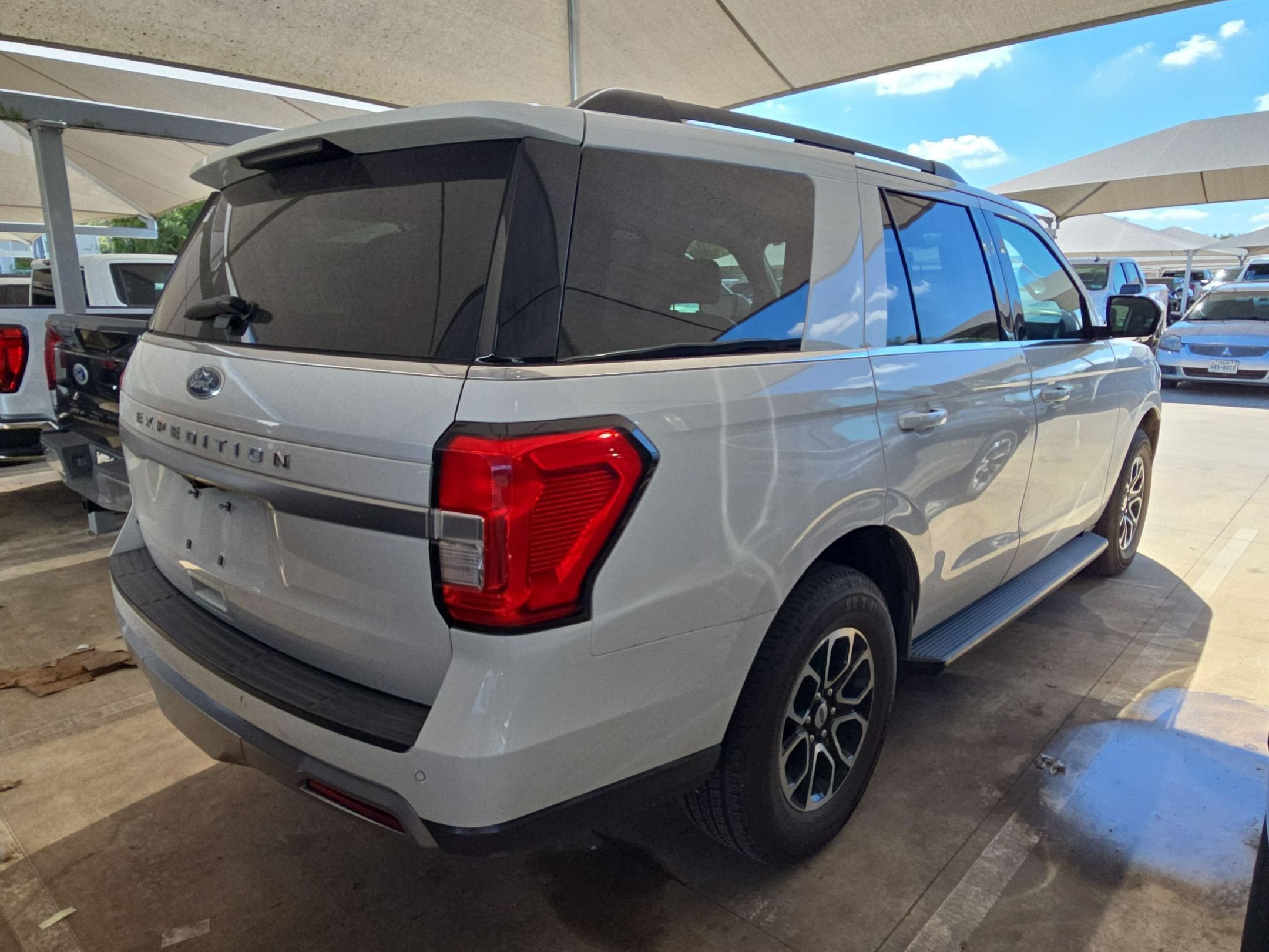 2024 Ford EXPEDITION XLT