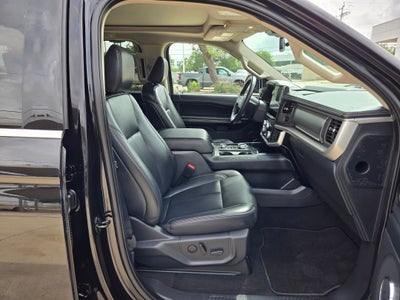 2024 Ford EXPEDITION XLT