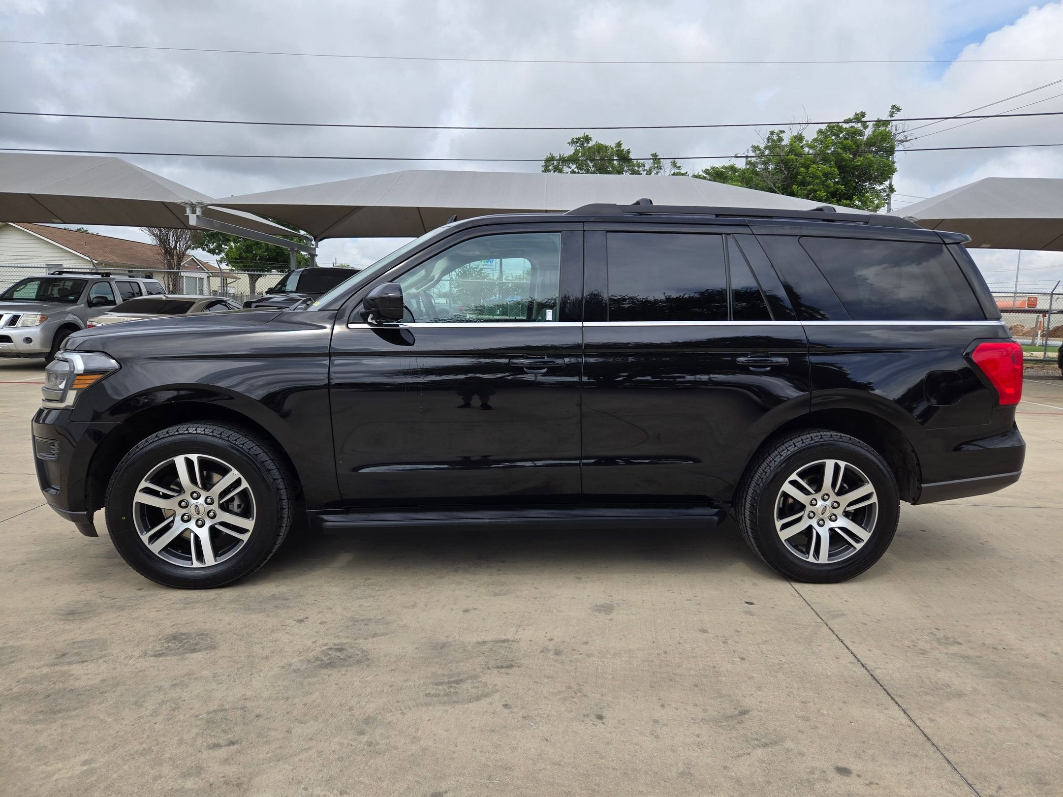 2024 Ford EXPEDITION XLT