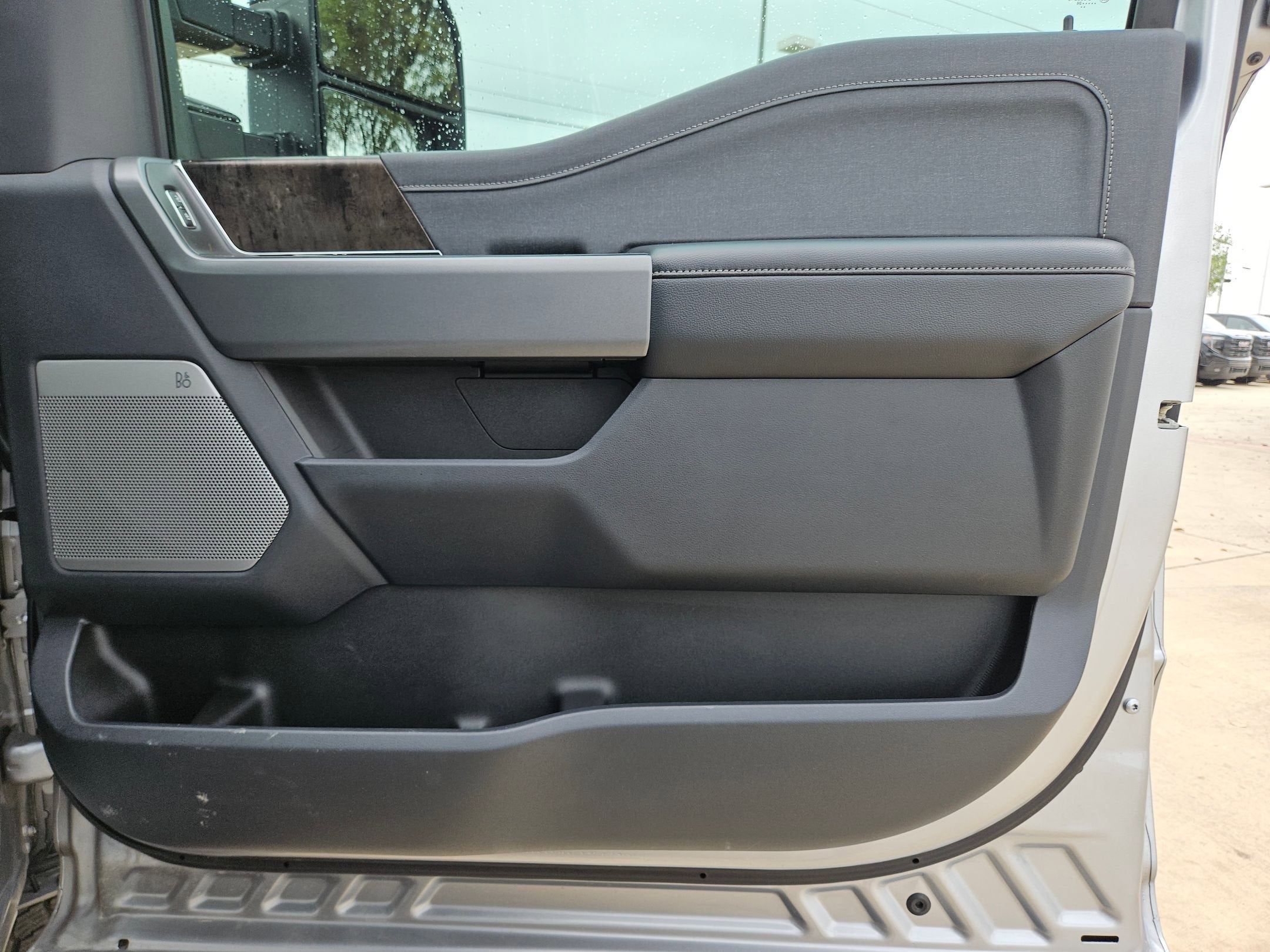 2024 Ford SUPER DUTY F-250 SRW LARIAT