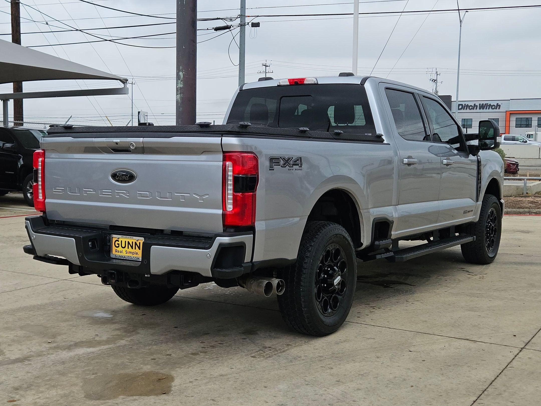 2024 Ford SUPER DUTY F-250 SRW LARIAT