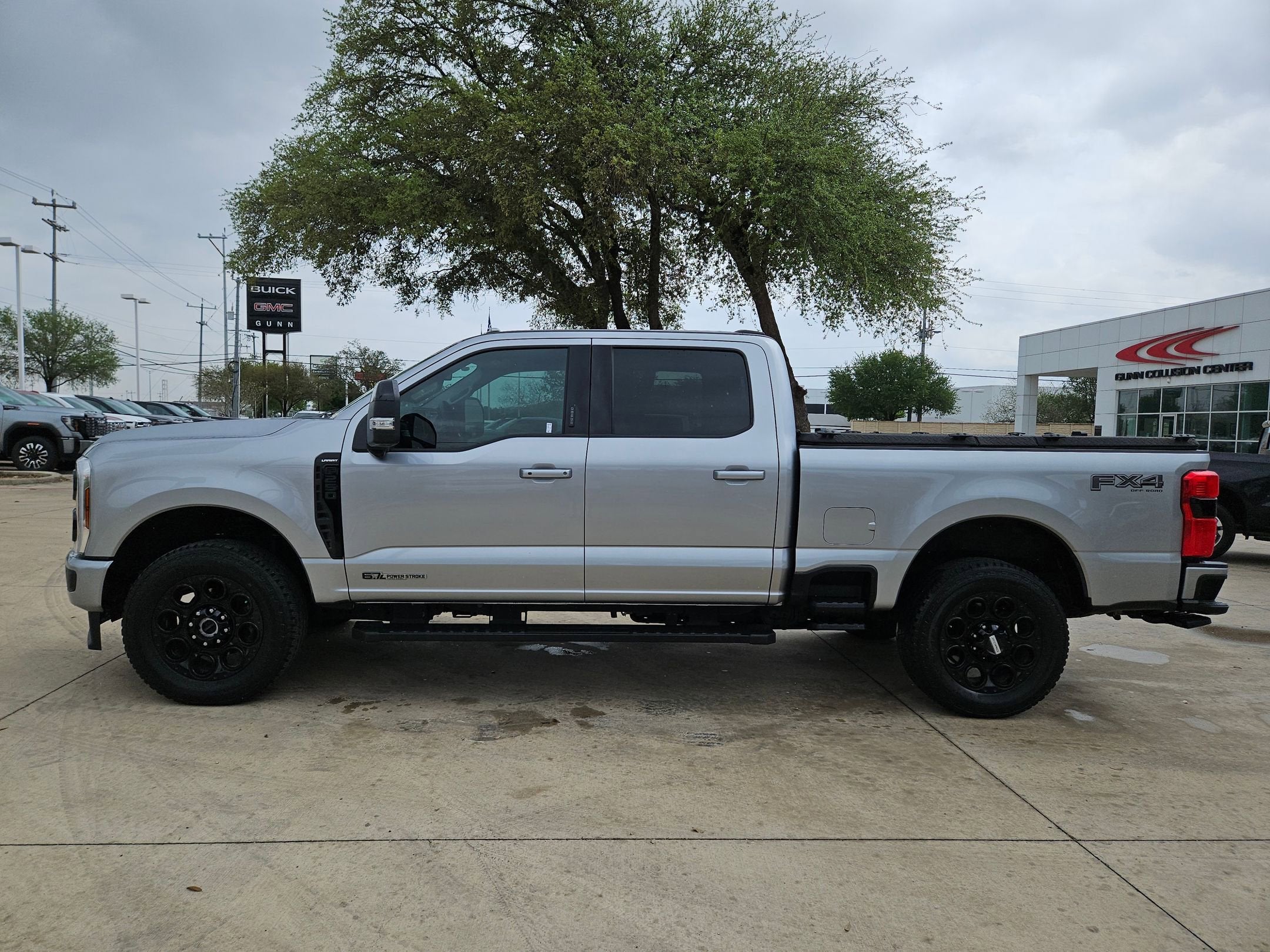 2024 Ford SUPER DUTY F-250 SRW LARIAT