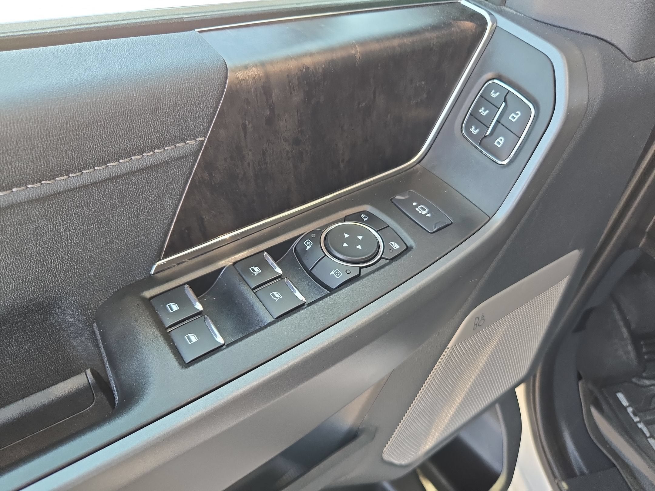 2025 Ford SUPER DUTY F-350 LARIAT SRW
