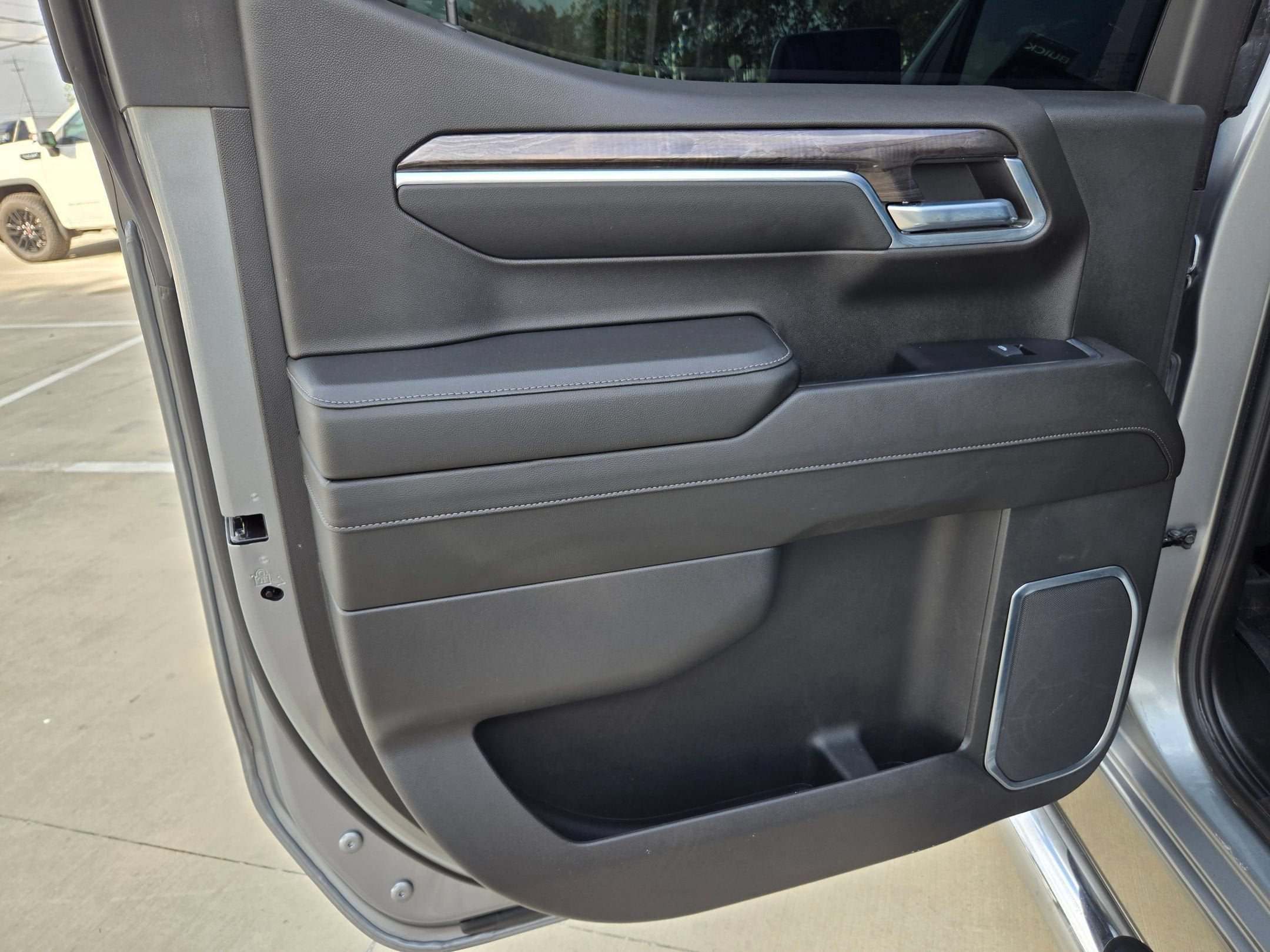 2024 Chevrolet SILV 1500 4WD LTZ