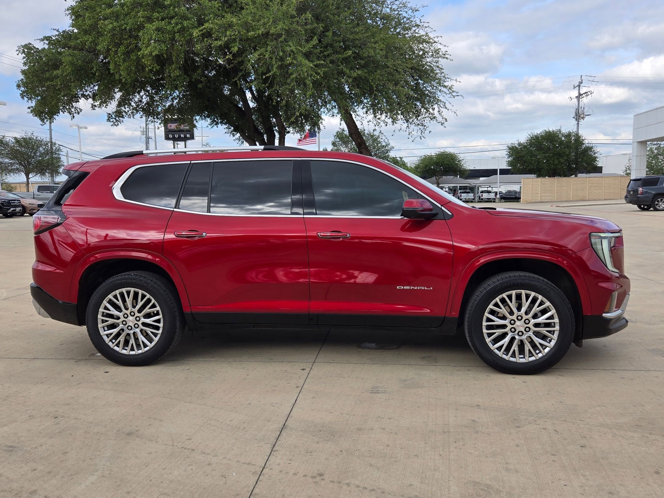 2024 GMC ACADIA DENALI