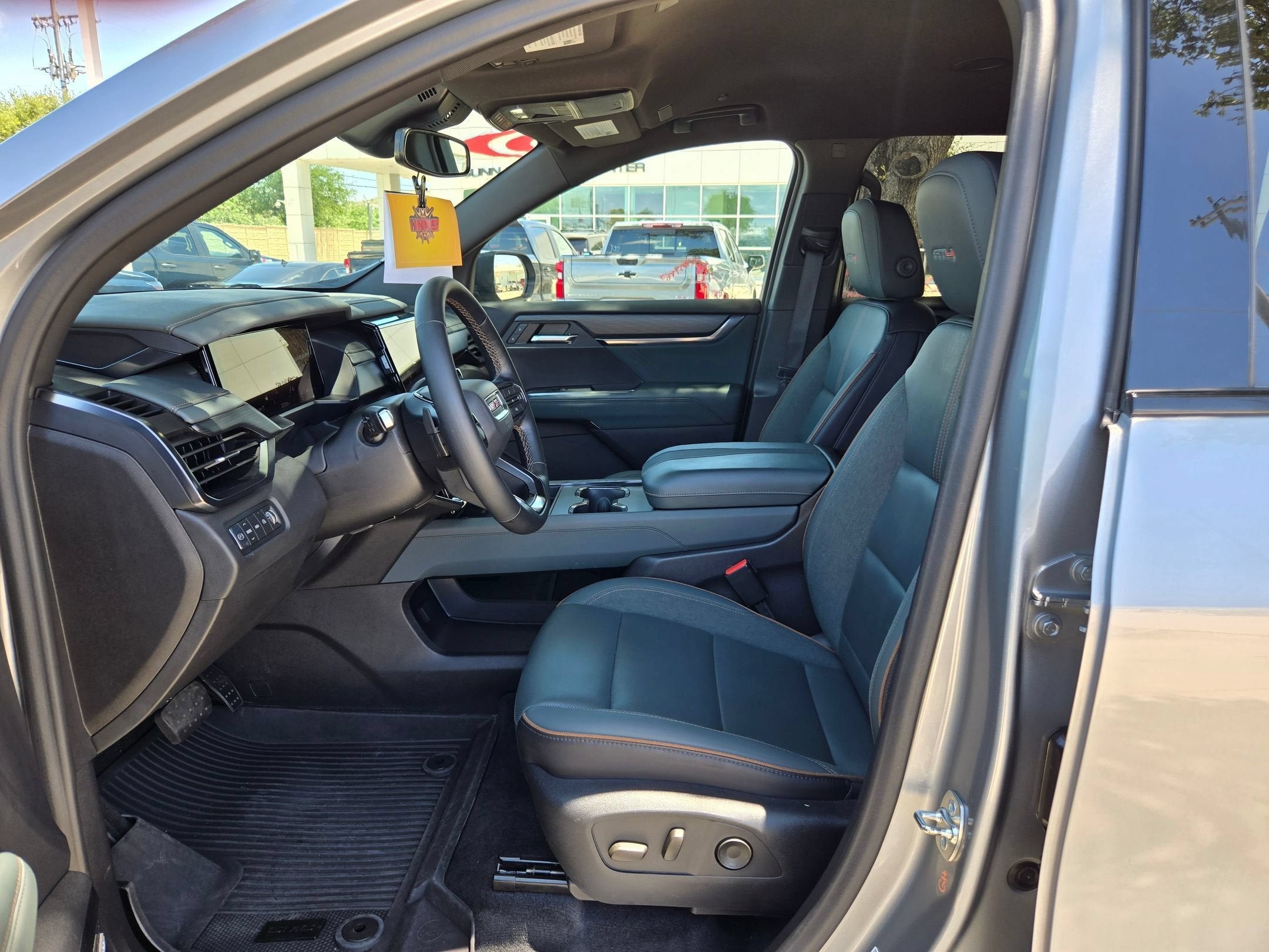 2024 GMC ACADIA AWD AT4